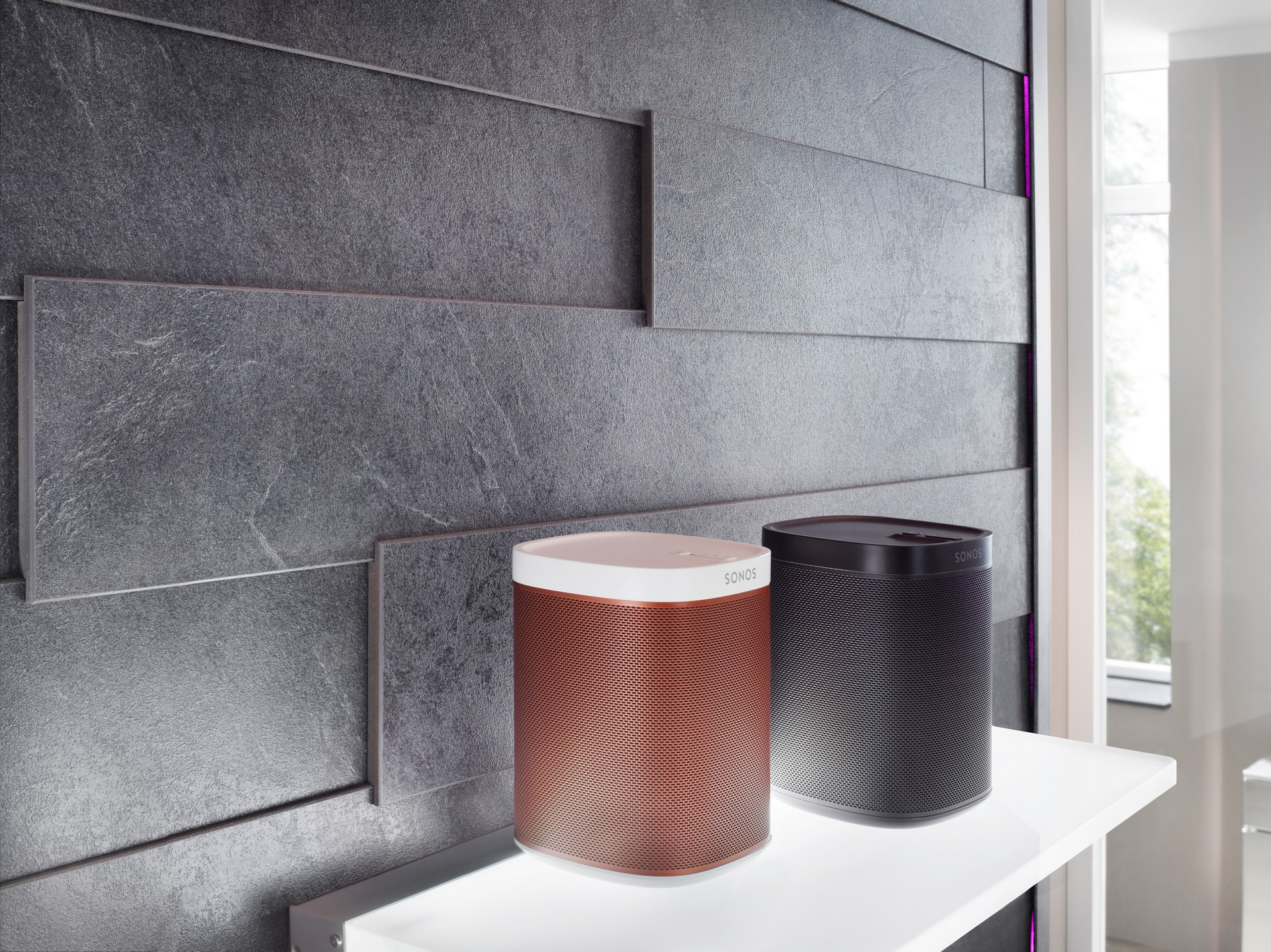 Close-up of 8475 Mustang Slate Wall Panel showing contrast of slate hues.