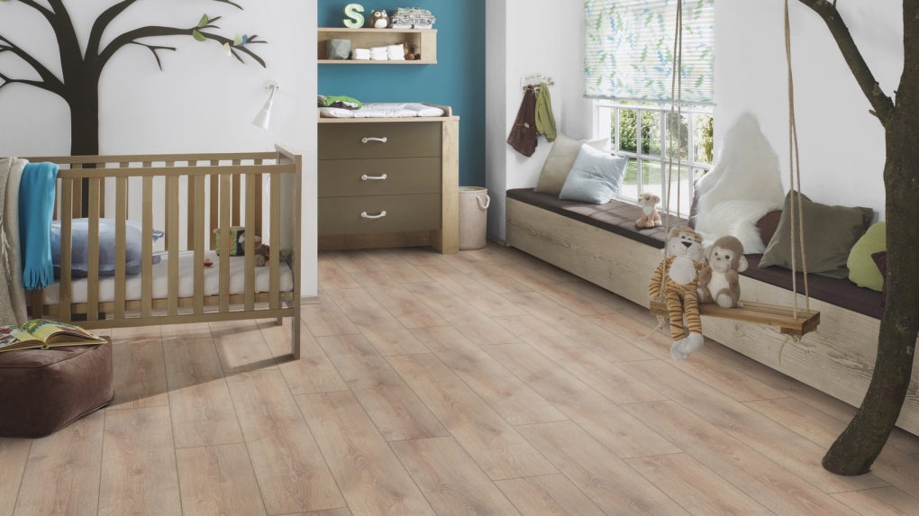 Super Natural Classic® Clearwater Oak floor in a cozy kids' room – safe, durable, and beautifully neutral