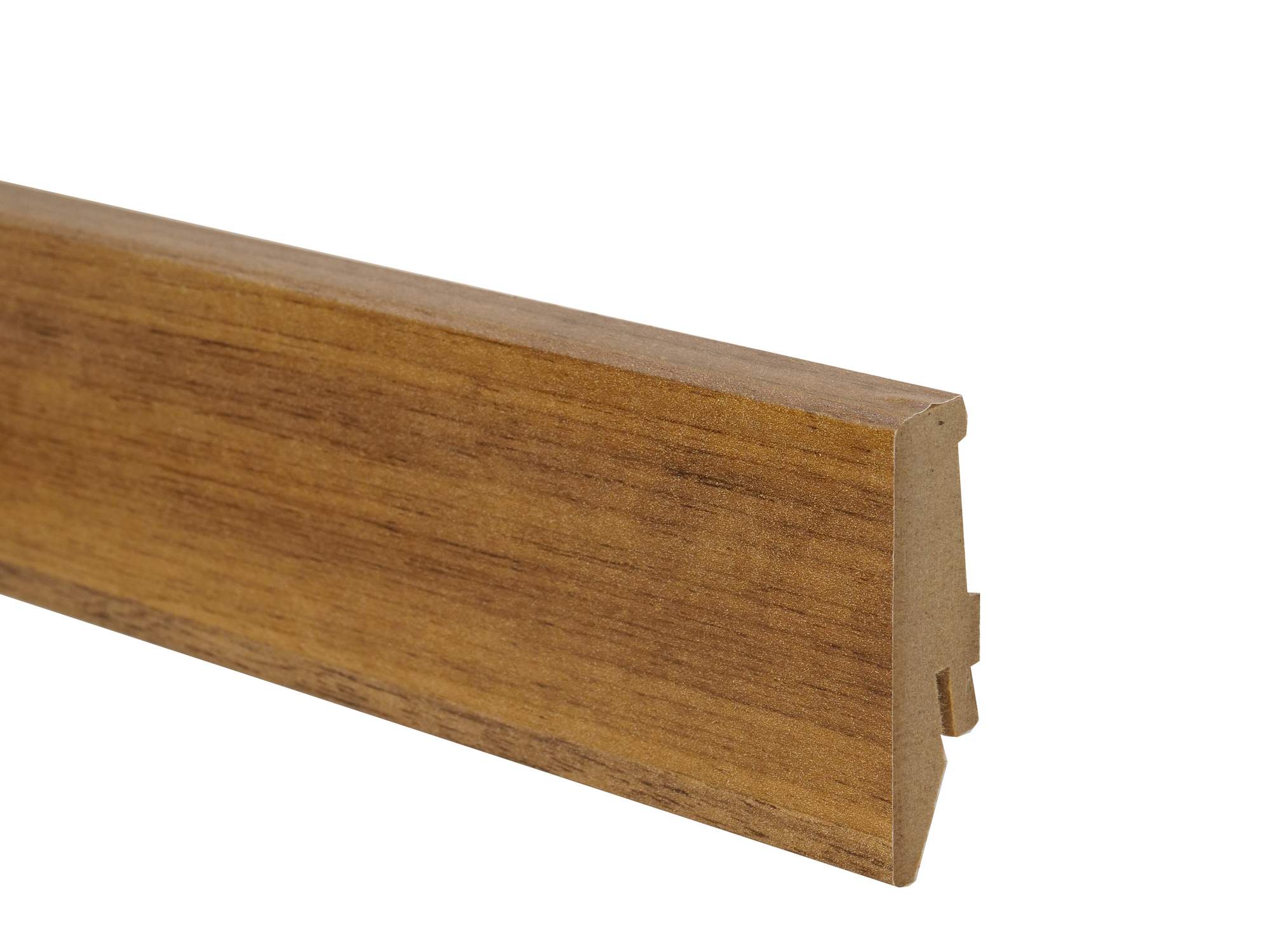 Бял MDF подов перваз с класически профил и височина 120 мм. Дължина 2.6 м. Подходящ за ламинирани подови настилки.