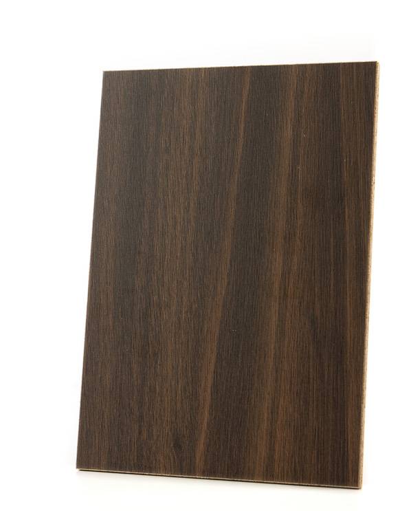 K082 Bourbon Oak sample, medium-fine texture, rich brown hue.