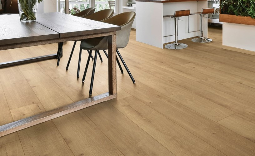 Advice on choosing flooring for a kitchen, emphasizing high moisture and stain resistance, slip resistance, and a high utility class. It mentions ORCA Technology Flooring as an example of suitable flooring for kitchens.