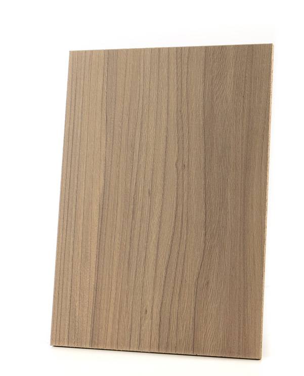 5500 Natural Noble Elm, an HPL worktop sample revealing a natural elm wood pattern with rich color and distinct grain.