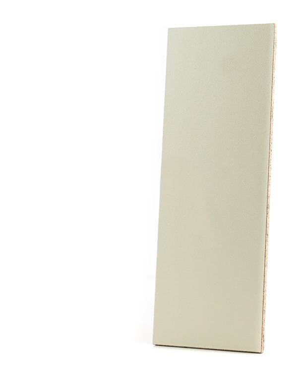 Produkt 0514 Ivory MF, ein elfenbeinfarbener Artikel mit glatter und eleganter Oberfläche, der auf einem sauberen Hintergrund angezeigt wird.