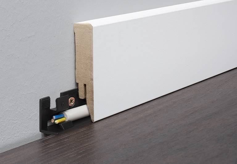 9002 White MDF Skirting Board, bevelled, 70 mm x 17