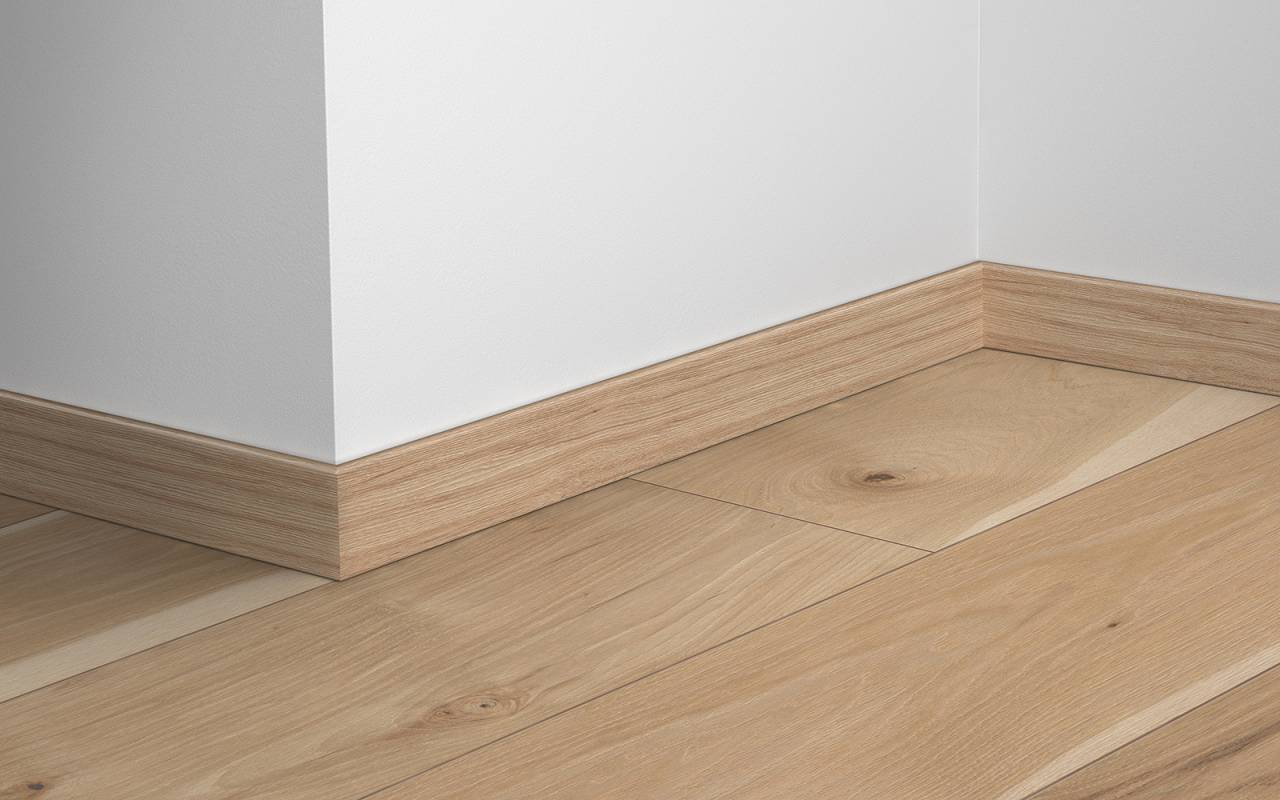 Detailed close-up of R089 Plastic Skirting Board K58C, showcasing its texture and design.